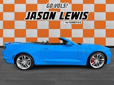 2022 Chevrolet Camaro 2dr Convertible 2LT