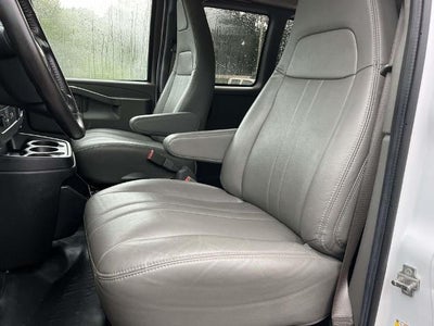 2021 Chevrolet Express Passenger 2500 Regular Wheelbase Rear-Wheel Drive 1LS