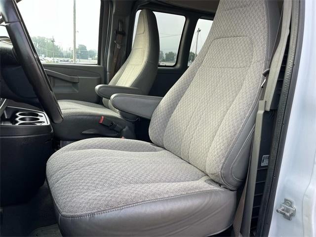 2019 Chevrolet Express Passenger 3500 Regular Wheelbase Rear-Wheel Drive 1LT