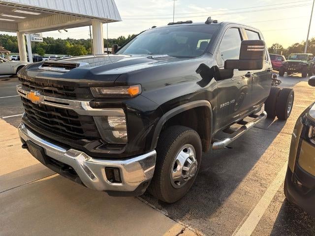 2025 Chevrolet Silverado 3500 HD Crew Cab Long Box 4-Wheel Drive LT