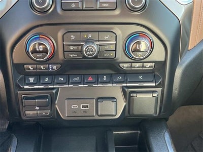 2022 Chevrolet Silverado 3500 HD Crew Cab Long Box 4-Wheel Drive High Country