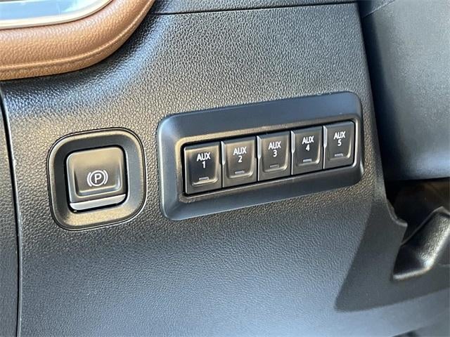 2022 Chevrolet Silverado 3500 HD Crew Cab Long Box 4-Wheel Drive High Country