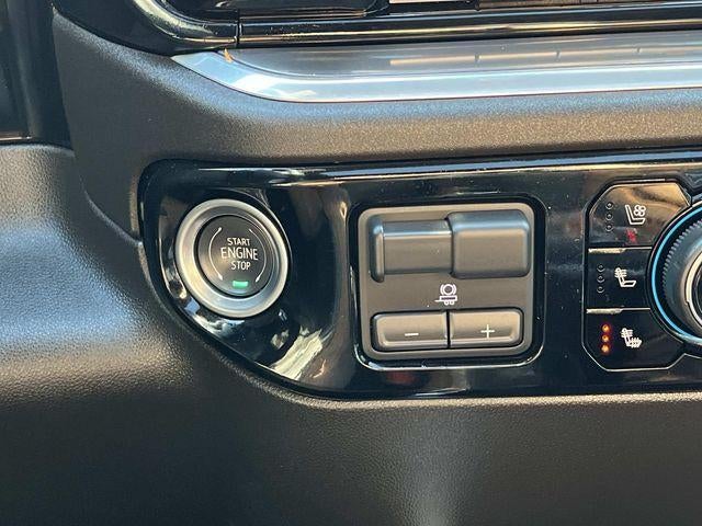 2025 Chevrolet Silverado 1500 Crew Cab Short Box 4-Wheel Drive High Country