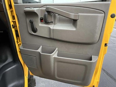 2017 GMC Savana Commercial Cutaway 3500 Van 177"