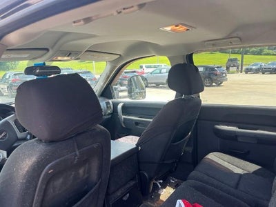 2011 GMC Sierra 3500HD 4WD Crew Cab 171.5" WB, 59.4" CA SLE