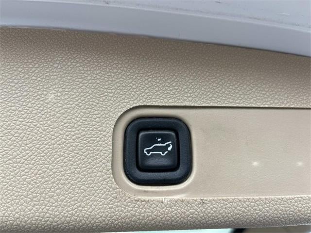 2011 GMC Yukon XL AWD 4dr 1500 Denali