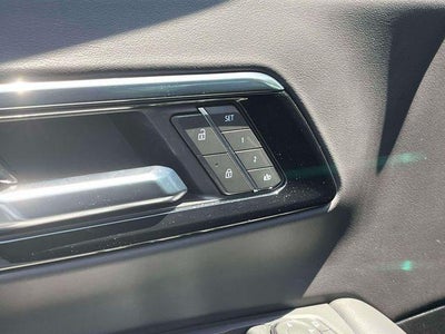 2025 Chevrolet Suburban 4WD LT