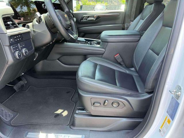 2025 Chevrolet Suburban 4WD LT