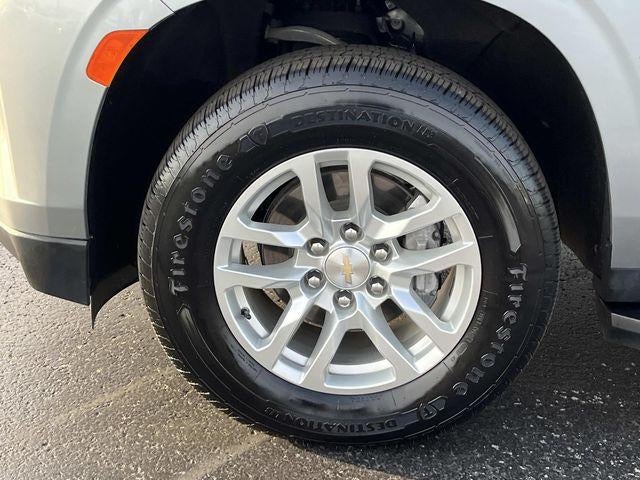 2024 Chevrolet Suburban 4WD LT