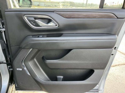 2024 Chevrolet Suburban 4WD LT