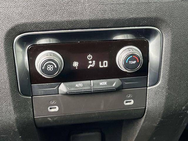 2024 Chevrolet Suburban 4WD LT