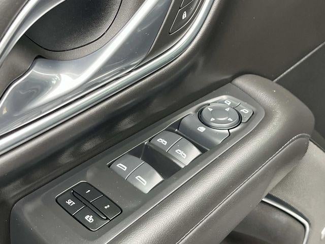 2024 Chevrolet Suburban 4WD LT