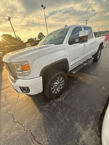 2016 GMC Sierra 2500 HD Crew Cab Standard Box 4-Wheel Drive Denali