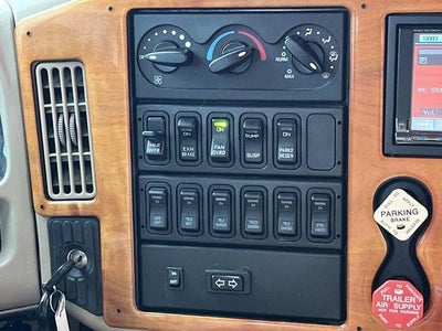 2008 International DuraStar 4400 SBA LP 4X2