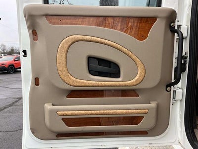 2008 International DuraStar 4400 SBA LP 4X2