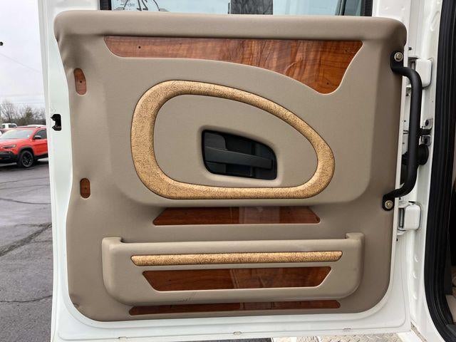 2008 International DuraStar 4400 SBA LP 4X2