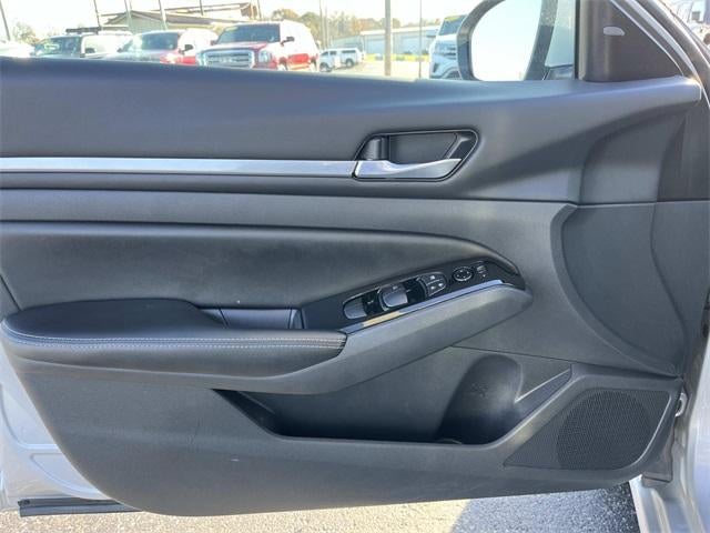 2023 Nissan Altima 2.5 SV Sedan