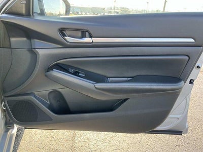 2023 Nissan Altima 2.5 SV Sedan