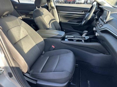 2023 Nissan Altima 2.5 SV Sedan