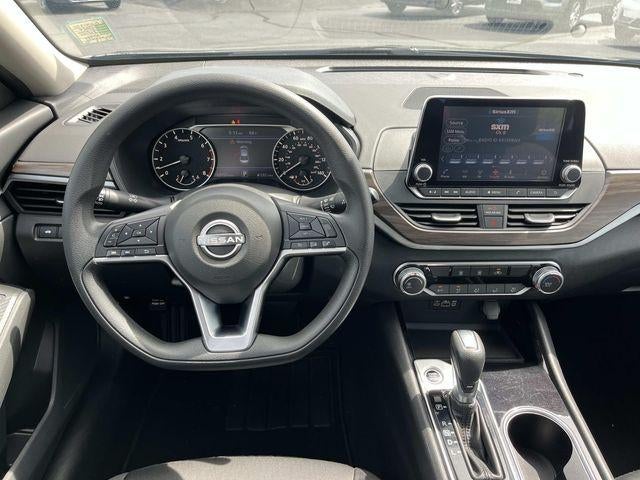 2024 Nissan Altima 2.5 SV Sedan