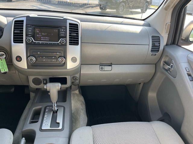 2017 Nissan Frontier Crew Cab 4x2 SV V6 Auto