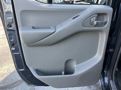 2017 Nissan Frontier Crew Cab 4x2 SV V6 Auto