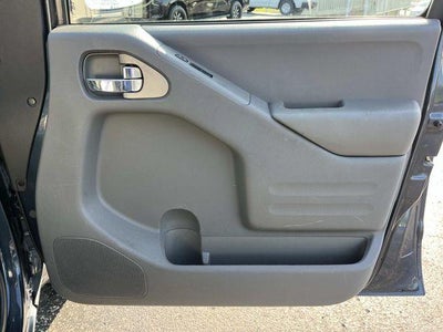 2017 Nissan Frontier Crew Cab 4x2 SV V6 Auto