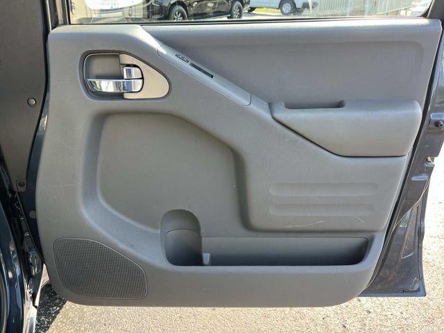 2017 Nissan Frontier Crew Cab 4x2 SV V6 Auto