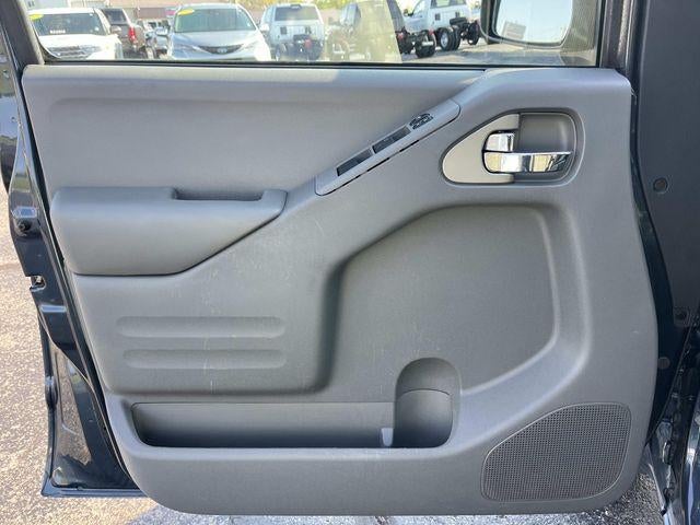 2017 Nissan Frontier Crew Cab 4x2 SV V6 Auto