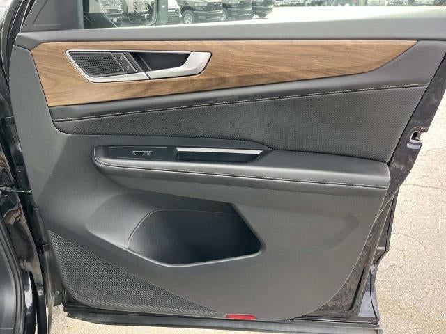 2025 Volkswagen Atlas 2.0T SE w/Technology FWD