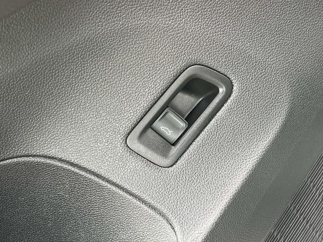 2025 Volkswagen Atlas 2.0T SE w/Technology FWD