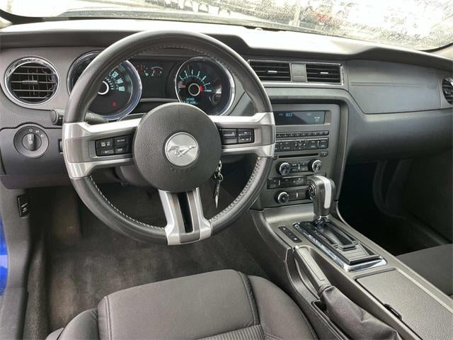 2013 Ford Mustang 2dr Cpe V6