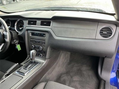 2013 Ford Mustang 2dr Cpe V6