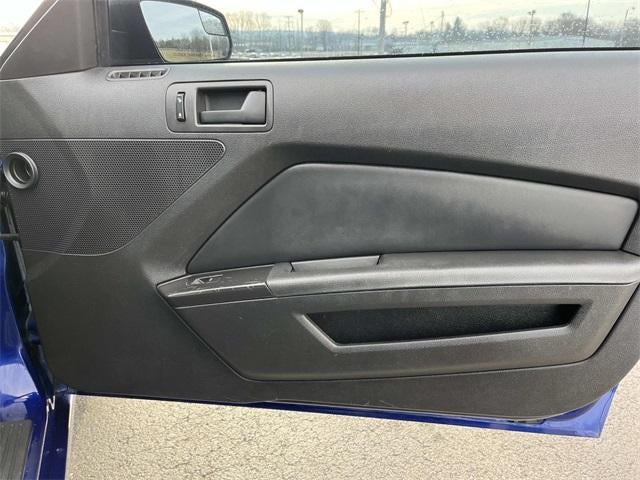 2013 Ford Mustang 2dr Cpe V6