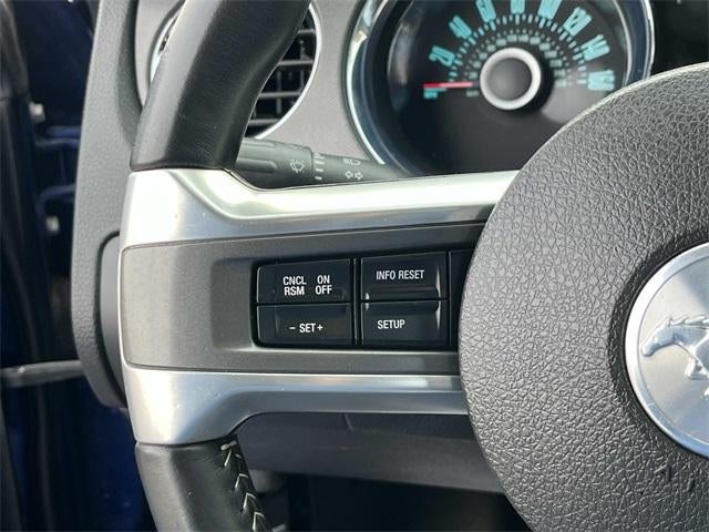 2013 Ford Mustang 2dr Cpe V6