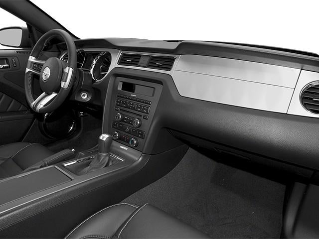 2013 Ford Mustang 2dr Cpe V6