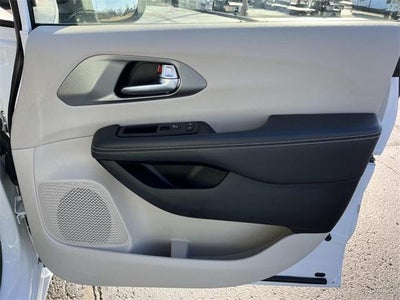 2024 Chrysler Pacifica Touring L FWD