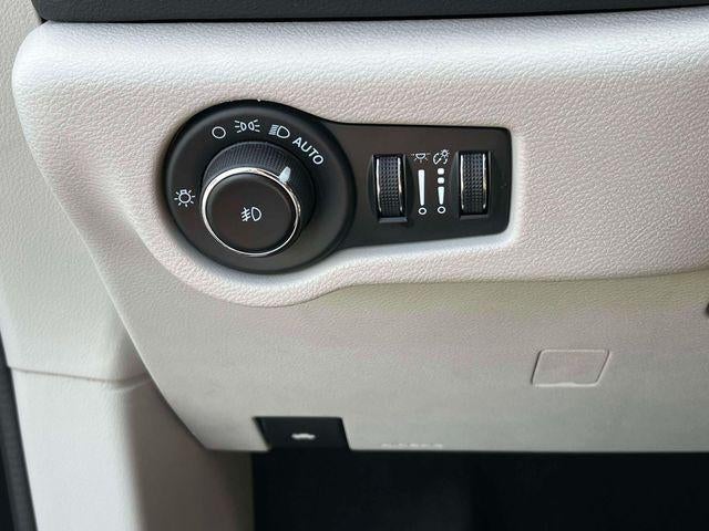 2023 Chrysler Pacifica Touring L FWD