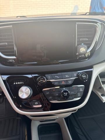 2022 Chrysler Pacifica Touring L FWD