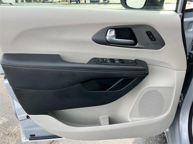 2023 Chrysler Pacifica Touring L FWD