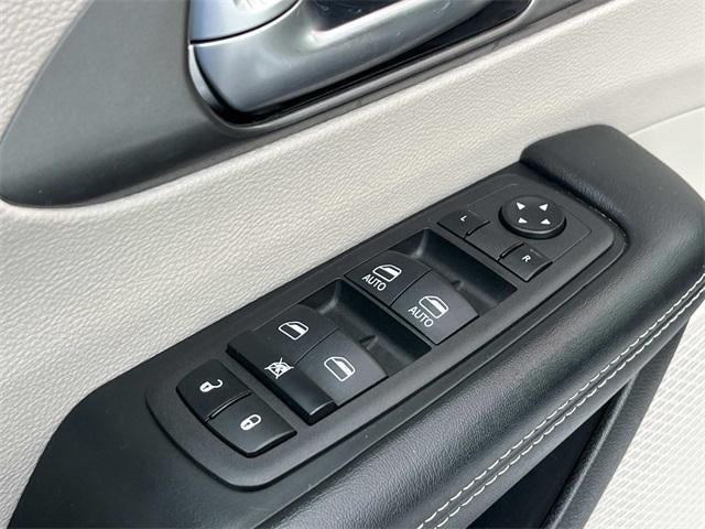 2023 Chrysler Pacifica Touring L FWD