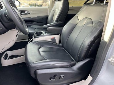 2023 Chrysler Pacifica Touring L FWD
