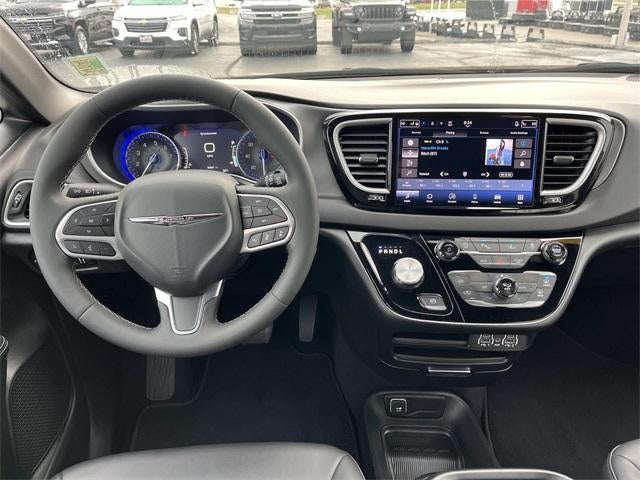 2025 Chrysler Pacifica Select FWD