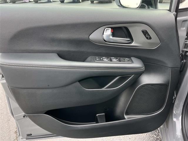 2025 Chrysler Pacifica Select FWD