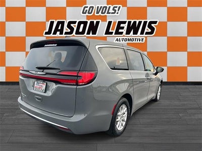 2025 Chrysler Pacifica Select FWD