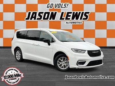 2025 Chrysler Pacifica Select FWD