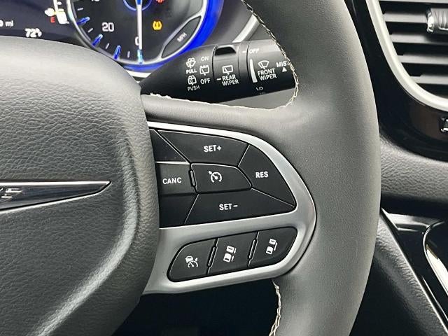 2025 Chrysler Pacifica Select FWD