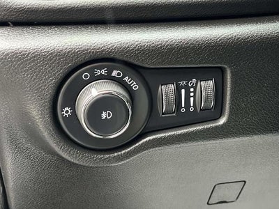2025 Chrysler Pacifica Select FWD