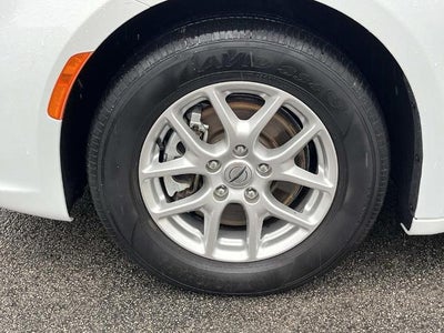 2025 Chrysler Pacifica Select FWD