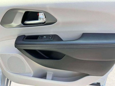 2023 Chrysler Pacifica Touring L FWD